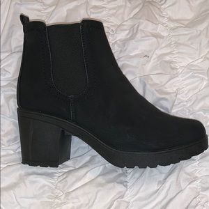 Chelsea Boots - never worn